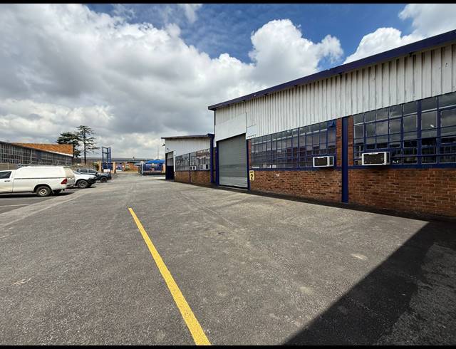 406M² WAREHOUSE TO LET IN SPARTAN